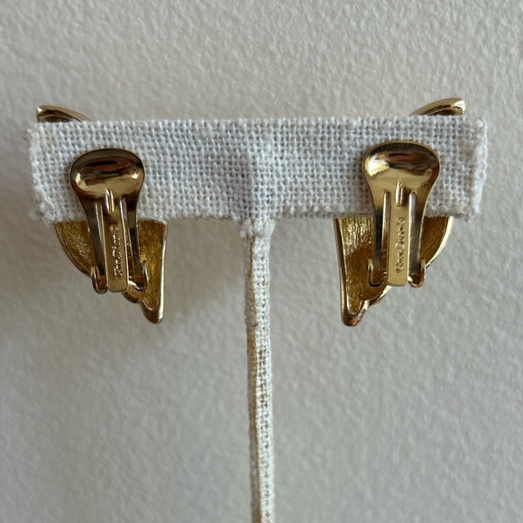 Christian Dior Vintage 80s Goldtone Modernist Large Wing Crystal Clip Earrings - Picture 8 of 9